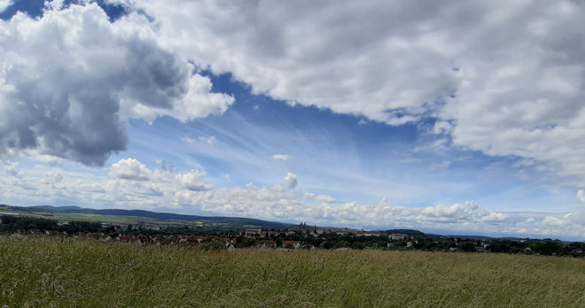 Wolkenspiel über Fritzlar - Foto: Elli Bier